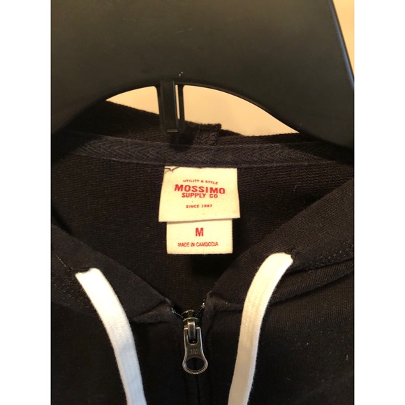 mossimo black zip up hoodie